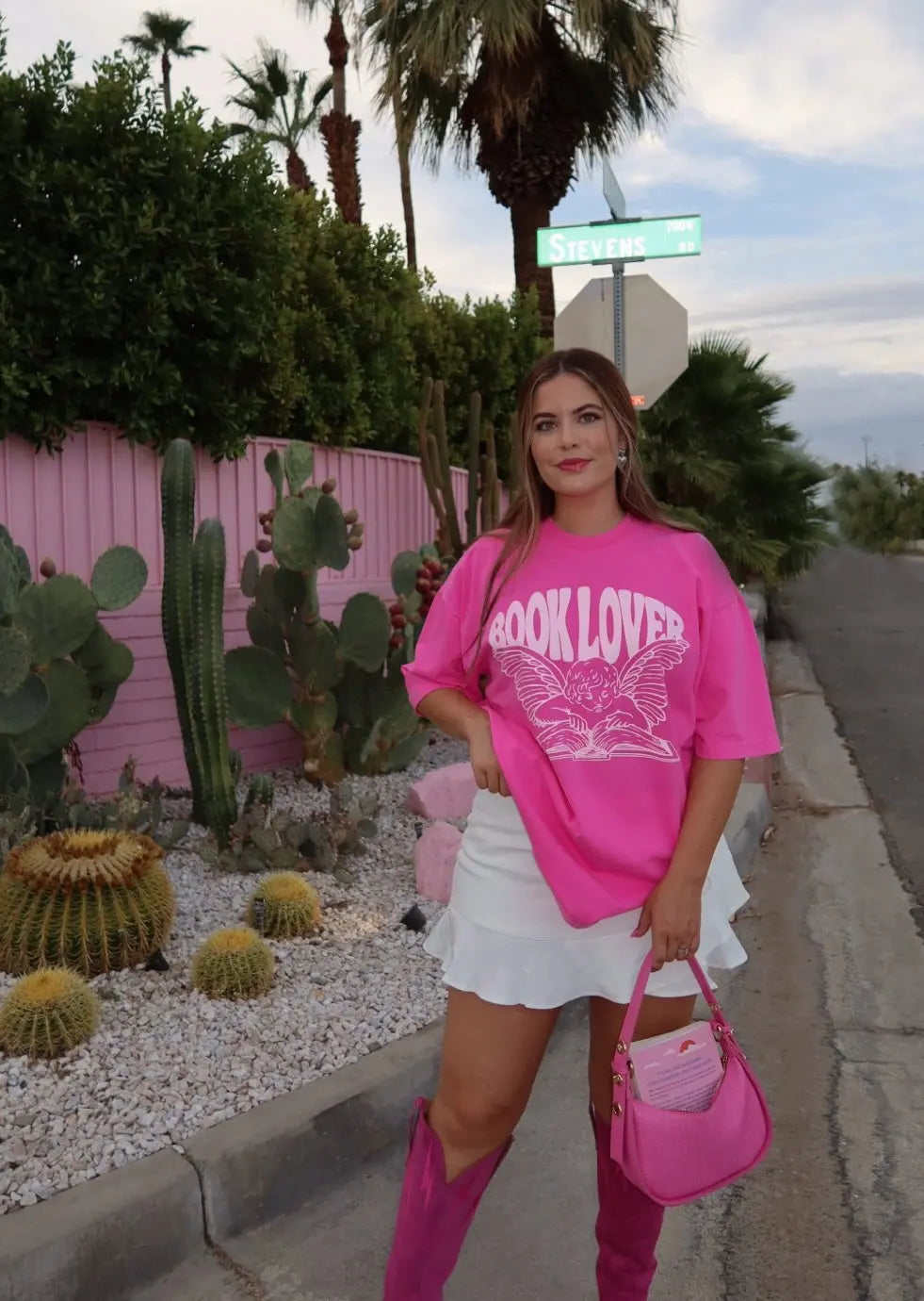 Book Lover 'Boxy' T-Shirt in Hot Pink Rebel and Fleur