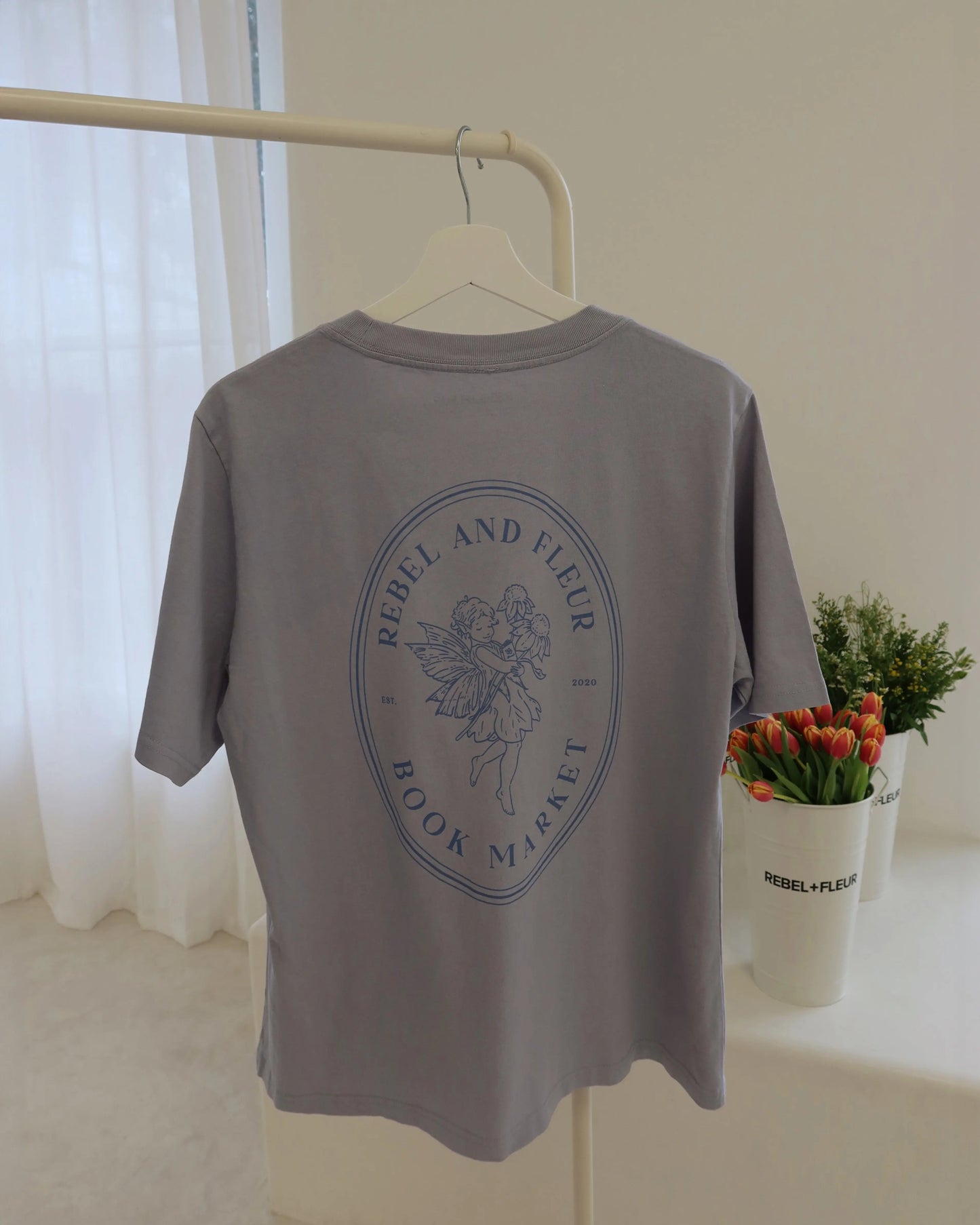 Book Market 'Classic' Tshirt Rebel and Fleur