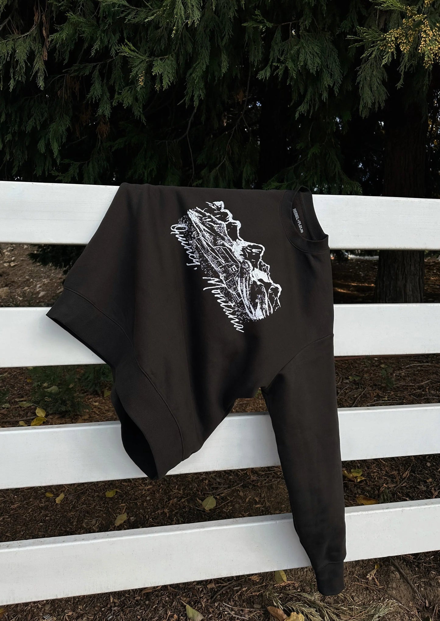 Quincy 'Oversized' Crewneck Rebel and Fleur
