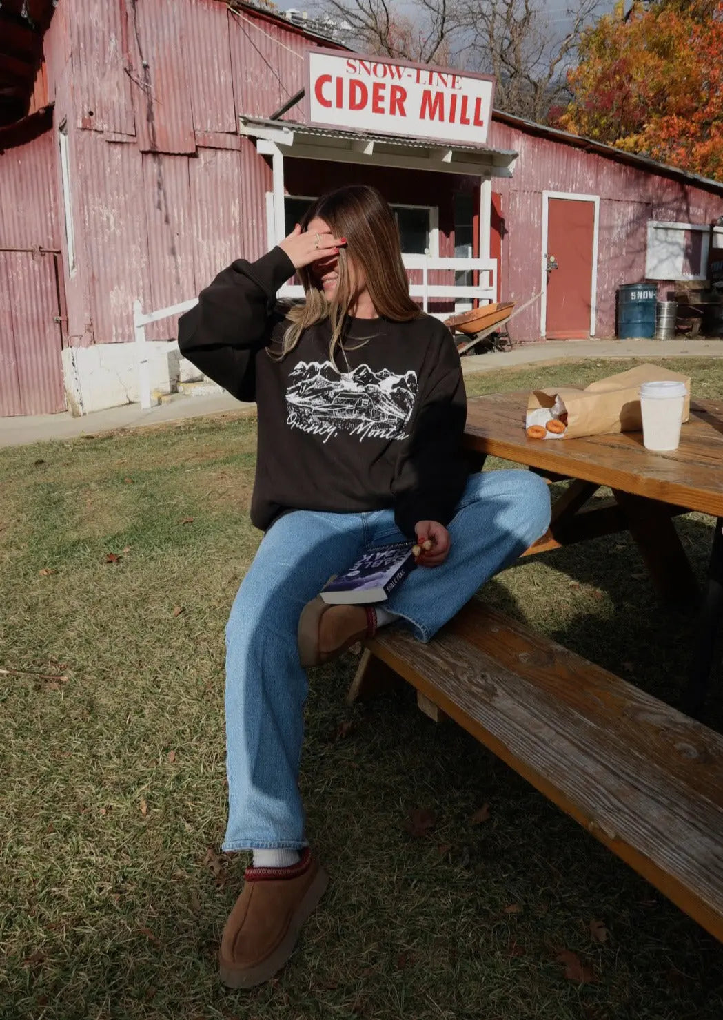 Quincy 'Oversized' Crewneck Rebel and Fleur