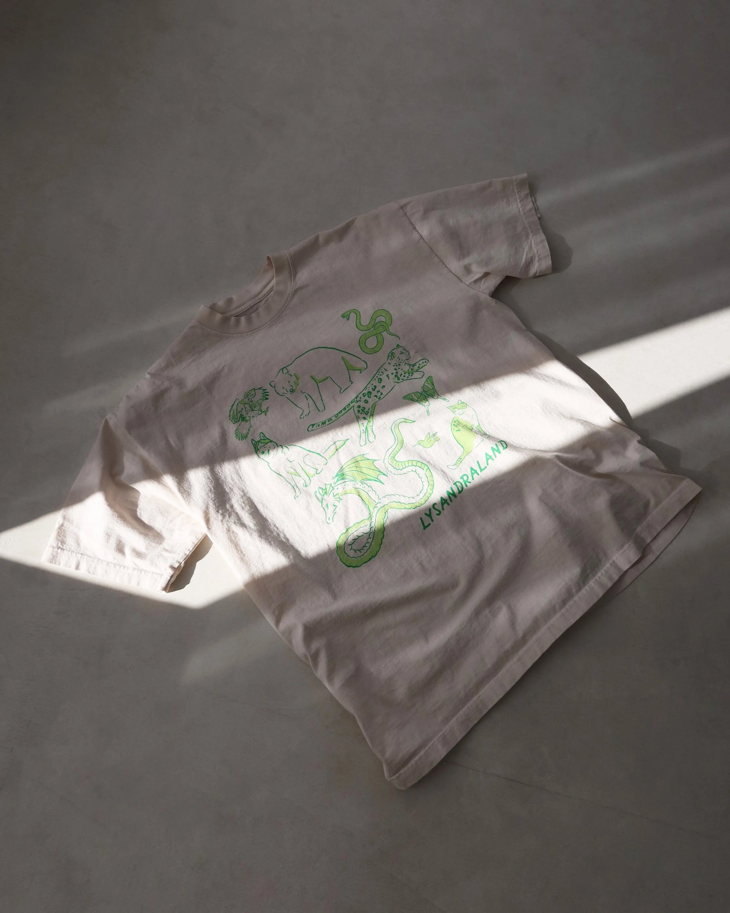 Lysandraland 'Boxy' T-Shirt Rebel and Fleur