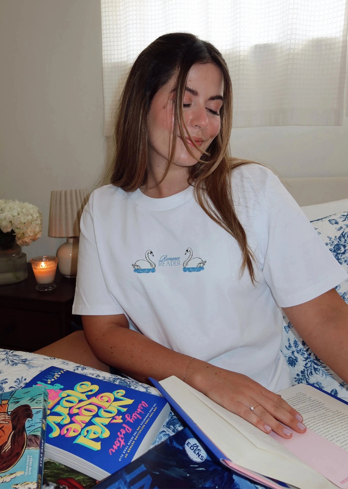 Romance Reader T-shirt Rebel and Fleur